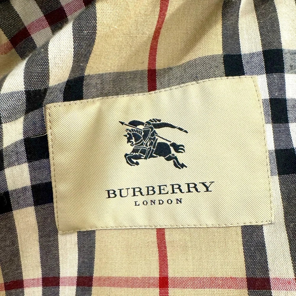 ✨ Authentic Burberry Coat ✨ - Women’s - Size: 6 - Picture 5 of 10